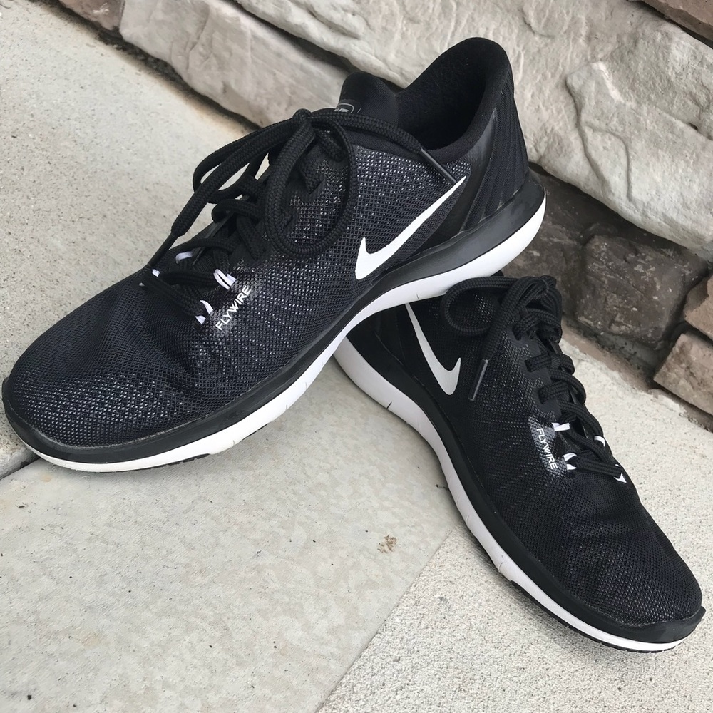 Women’s Nike Flex Supreme TR 5 - Size 8
